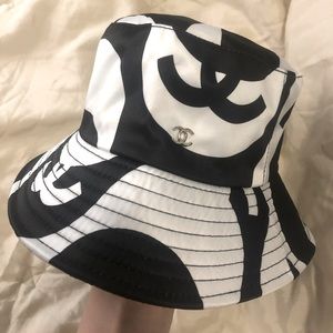 CC Black White Bucket Hat